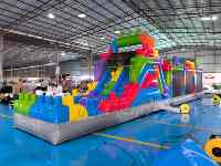 Parcours d'obstacles gonflable sur le thème des blocs de construction, aire de jeux gonflable commerciale pour enfants avec toboggan pour location événementielle