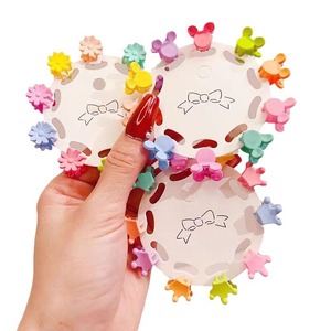 Vente en gros d'usine : Mini pinces à cheveux <span class=keywords><strong>de</strong></span> qualité, colorées, style bonbon, en plastique, accessoires capillaires pour enfants, Noël, emballage OPP - Product Image 4