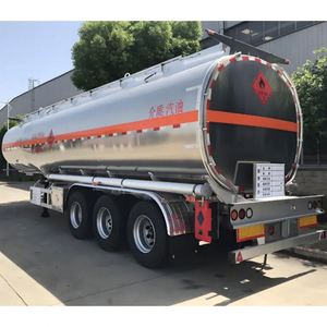 Semi-remorque citerne à huile CSC 6x4 pour le transport de GPL et de marchandises dangereuses, camion-citerne à carburant avec une capacité de plus de 30000 L et un moteur de 251-350 ch - Product Image 4