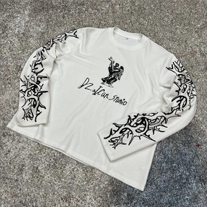 เสื้อยืดโอเวอร์ไซส์ทรงบ็อกซี่ แขนยาว พิมพ์ลาย คุณภาพสูง OEM สำหรับผู้ชาย สไตล์สตรีทแวร์ ทรงหลวม ไหล่ตก ผ้าวาฟเฟิล - Product Image 1