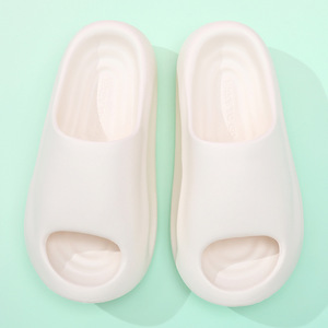 รองเท้าส้นสูงแบบสวมสำหรับผู้หญิง ยี่ห้อ Guru รุ่น Platform Sandals วัสดุ EVA หัวรองเท้าแบบ Fish Mouth สีขาว ดำ และสีกากี สวมใส่สบาย เหมาะสำหรับฤดูร้อน - Product Image 4