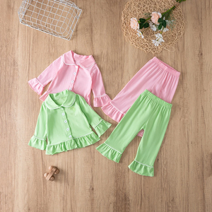 Rosa e verde <span class=keywords><strong>con</strong></span> volant abbottonato due pezzi Pjs Set <span class=keywords><strong>con</strong></span> monogramma Boutique di cotone <span class=keywords><strong>pigiama</strong></span> per bambine - Product Image 2