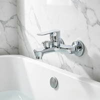 Robinet de salle de bain monocommande en alliage de zinc poli au design moderne, avec cartouche céramique, idéal pour les salles de bain d'hôtels et d'appartements