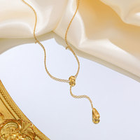Bijouterie tendance Collier en acier inoxydable plaqué or 18 ct Colliers pendentifs goutte d'eau en forme de Y pour femmes