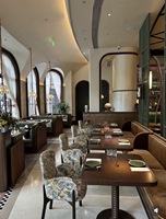 Service de design d'intérieur et matériaux de décoration pour restaurants, solution clé en main pour cafés, bars, hôtels et espaces commerciaux, projet clé en main