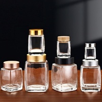 50ml 100ml 180ml 280ml 360ml 500ml 750ml Stoples Madu Kaca Persegi dengan LOGO Kustom, Stoples Kaca Persegi untuk Makanan dengan Tutup Bambu Tutup Logam