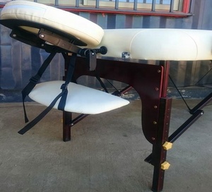 <span class=keywords><strong>Table</strong></span> <span class=keywords><strong>de</strong></span> <span class=keywords><strong>massage</strong></span> <span class=keywords><strong>pliante</strong></span> portable en bois à 2 sections à vendre - Product Image 3