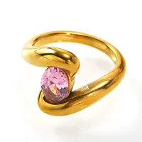 Twist-Wrap-Design Ovaler Rosa CZ-Besetzter 18K Vergoldeter Edelstahl Mode-Ring Schicker Minimalistischer Alltagsschmuck für Frauen