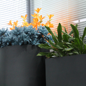 उद्यान आउटडोर बड़े काले क्लासिक प्लांटर, होटल रेस्तरां के लिए फूल प्लेटर बर्तन, फाइबर मिट्टी प्लांटर बॉक्स - Product Image 4