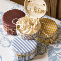 Vente en gros de boîtes à cosmétiques pochette personnalisée cadeau à rayures pour elle boîte à bijoux colorée trousse à maquillage de voyage
