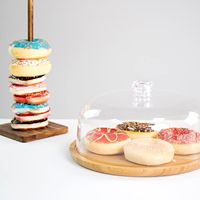 Plateau à gâteau rond en bambou écologique avec couvercle transparent réutilisable pour les fêtes, dégustation double face et présentation en centre commercial