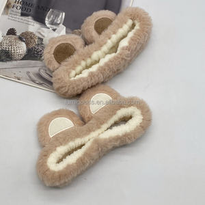 Bandeau de maquillage antidérapant en flanelle tendance avec nœud et oreilles d'ours mignonnes, coloré et réutilisable pour femmes et filles - Product Image 3