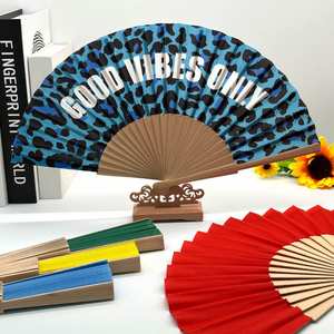 Abanico de Mano Plegable de Madera con Decoración Personalizada a Precio de Fábrica, Abanico de Bambú con Impresión Personalizada para Bodas - Product Image 4