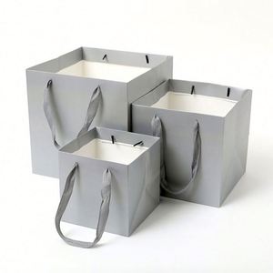 Bolsa de Papel de Regalo Personalizada al por Mayor para Ropa de Lujo, Bolsa de Papel para Zapatos, Joyería y Compras de Calidad Superior - Product Image 6