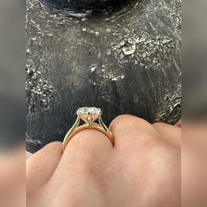 Bague de mariage classique minimaliste en diamant de laboratoire rond Kesari Diam LLP avec certification IGI, or 9 carats, modèle unisexe KD-R03 - Product Image 4