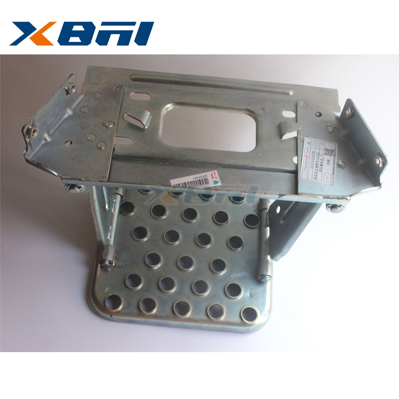 Sinotruk SITRAKC7Hスペアパーツ用右下上部車ペダル取り付け