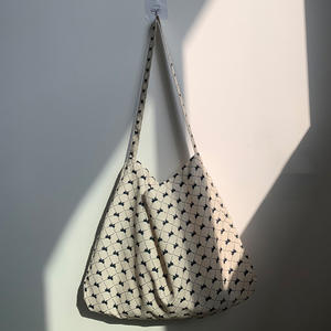 Bolsos <span class=keywords><strong>de</strong></span> hombro <span class=keywords><strong>de</strong></span> mano <span class=keywords><strong>de</strong></span> gran capacidad al por mayor para mujer, bolso <span class=keywords><strong>de</strong></span> mano floral, bolso <span class=keywords><strong>de</strong></span> playa <span class=keywords><strong>de</strong></span> lona informal estampado - Product Image 3