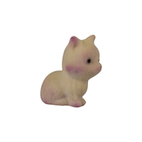 Mini figurine de chat floquée avec lit pour animaux en plastique, marque TK TOYS, portable, couleur et logo personnalisables, cadeau capsule œuf pour jeu d'imitation pour enfants