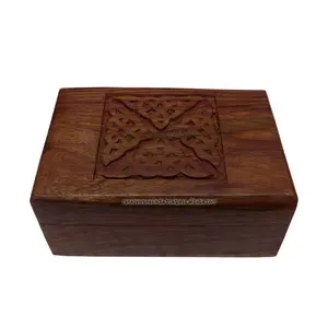 सजावटी लकड़ी के गहने बॉक्स के साथ सी क्रॉस नक्काशी आयोजक भूरे रंग में दान बॉक्स