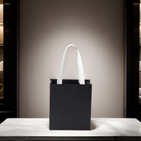 Sacs cadeaux en papier kraft recyclable de haute qualité avec logo personnalisé pour bijoux et vêtements - Style luxueux Impression UV/numérique Petit lot