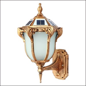 Lampe murale solaire LED extérieure en alliage d'aluminium, lumière blanc chaud 3500K, étanche, montage mural, garantie 10 ans, verre trempé - Product Image 2