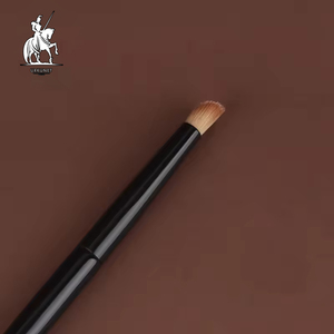<span class=keywords><strong>Brocha</strong></span> de Maquillaje Individual <span class=keywords><strong>para</strong></span> Brillo Labial Personalizado, con Pelo Sintético Vegano Suave Negro - Product Image 1