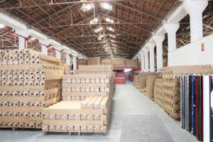 ฟิล์มหุ้มรถยนต์ PET Pearl ป้องกันรอยขีดข่วน ยืดหยุ่นสูง เปลี่ยนสีได้ เงางาม ซ่อมแซมตัวเองได้ หนา 8 มิล รับประกัน 5 ปี แบบม้วน - Product Image 2