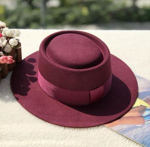 หมวกเฟโดราทรงแบนปีกกว้าง รุ่น LM0329A ขายส่ง แฟชั่นใหม่ ทำจากผ้าขนสัตว์ ทรงมงกุฎ เหมาะสำหรับทั้งชายและหญิง สวมใส่ในโอกาสทางการ - Product Image 3