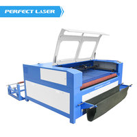 Machine de découpe laser CO2 pour housses de siège de voiture en cuir PU, laine pure, soie glacée, lin, tissu peau de pêche