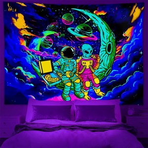 Tapisserie personnalisée néon réactive aux <span class=keywords><strong>UV</strong></span>, motif montagne et cascade fantastiques, décoration murale astronaute galaxie pour la maison - Product Image 3