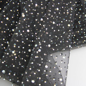 Tissu en dentelle extensible en maille de polyester avec strass transparents Keering pour vêtements et robes pour femmes - Product Image 5