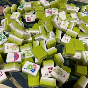 ชุดไพ่นกกระจอกฮอตโอ้ไม ไม หม่าจง ทีลส์ เซ็ต <span class=keywords><strong>ส</strong></span>ไตล์โมเดิร์น อะคริลิค<span class=keywords><strong>ส</strong></span>ีเขียวมะนาว ไพ่นกกระจอกอเมริกัน <span class=keywords><strong>ส</strong></span>ำหรับ<span class=keywords><strong>ง</strong></span>านเลี้ยงครอบครัวและเกมบนโต๊ะเพื่อความบันเทิง - Product Image 1