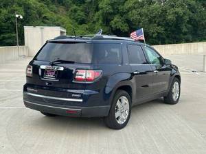 Venta Especial: Acadia Limited FWD Automática Usada en Buen Estado, con Asientos de Cuero, R18, ACC, Cámara Trasera, SUV - Product Image 3