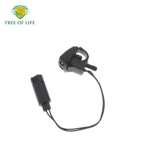 Buse de lave-glace chauffante Land Rover LR048615 pour Discovery 3 4 Range Rover Sport 2006 2013 - Product Image 1