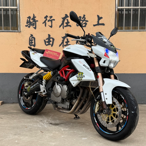 Motos d'occasion haute performance Benelli TNT 600 <span class=keywords><strong>600cc</strong></span> 4 cylindres, boîte 6 vitesses, freins à double disque, motos à essence - Product Image 4