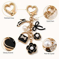 Porte-clés Émail Français à Breloque Florale, Élégant Anneau de Clé Fleur, Pendentif Sac à Main Nœud Papillon Camélia Perle, Cadeau pour Femmes et Filles