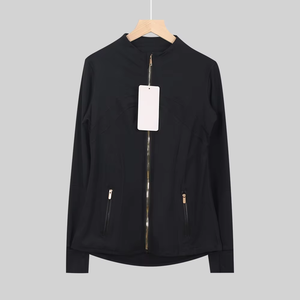 Giacca da Yoga Personalizzabile da Donna in Crema con Zip Integrale - Giacca Sportiva Slim Fit con Cerniere Dorate, Elastica per Palestra e Uso Quotidiano - Product Image 6