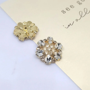 25Mm Lớn <span class=keywords><strong>Rhinestone</strong></span> Hoa Nút Quần Áo Chất Lượng Cao Thời Trang Trang Trí Nội Thất Nút May Phụ Kiện May Mặc May Vá - Product Image 4