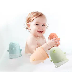 Natürliche umweltfreundliche pinguinförmige Tiersilikon-Baby-Kids-Bade-Spielzeuge Spray-Wasser-Dusche-Spielzeug