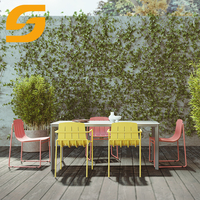 Mobilier de jardin Table basse carrée jaune en aluminium Table de jardin étanche pour pique-nique et activité Ensemble table et chaises de salle à manger d'extérieur