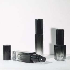 Vente en gros de flacons de parfum en verre noir personnalisés, mini atomiseurs vides de 3 ml, 5 ml, 8 ml, 10 ml, 15 ml, forme carrée, flacon pulvérisateur - Product Image 3