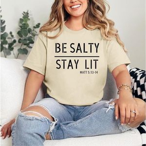 เสื้อยืดผู้หญิง FOXA ลาย Be Salty Stay Lit ข้อพระคัมภีร์  ลายกราฟิกคริสเตียน ผ้าฝ้าย 100% ทรงปกติ เนื้อผ้าเจอร์ซีย์ - Product Image 3