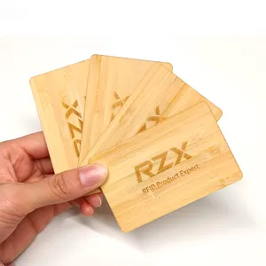 Carte NFC en bois recyclable 100% 13.56Mhz taille de logo personnalisé carte de visite en bois de bambou Rfid