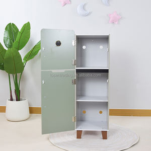 Réfrigérateur en bois vert sauge pour enfants avec horloge intégrée - Réfrigérateur-congélateur Montessori de qualité supérieure à double porte pour jeu d'imitation - Product Image 4