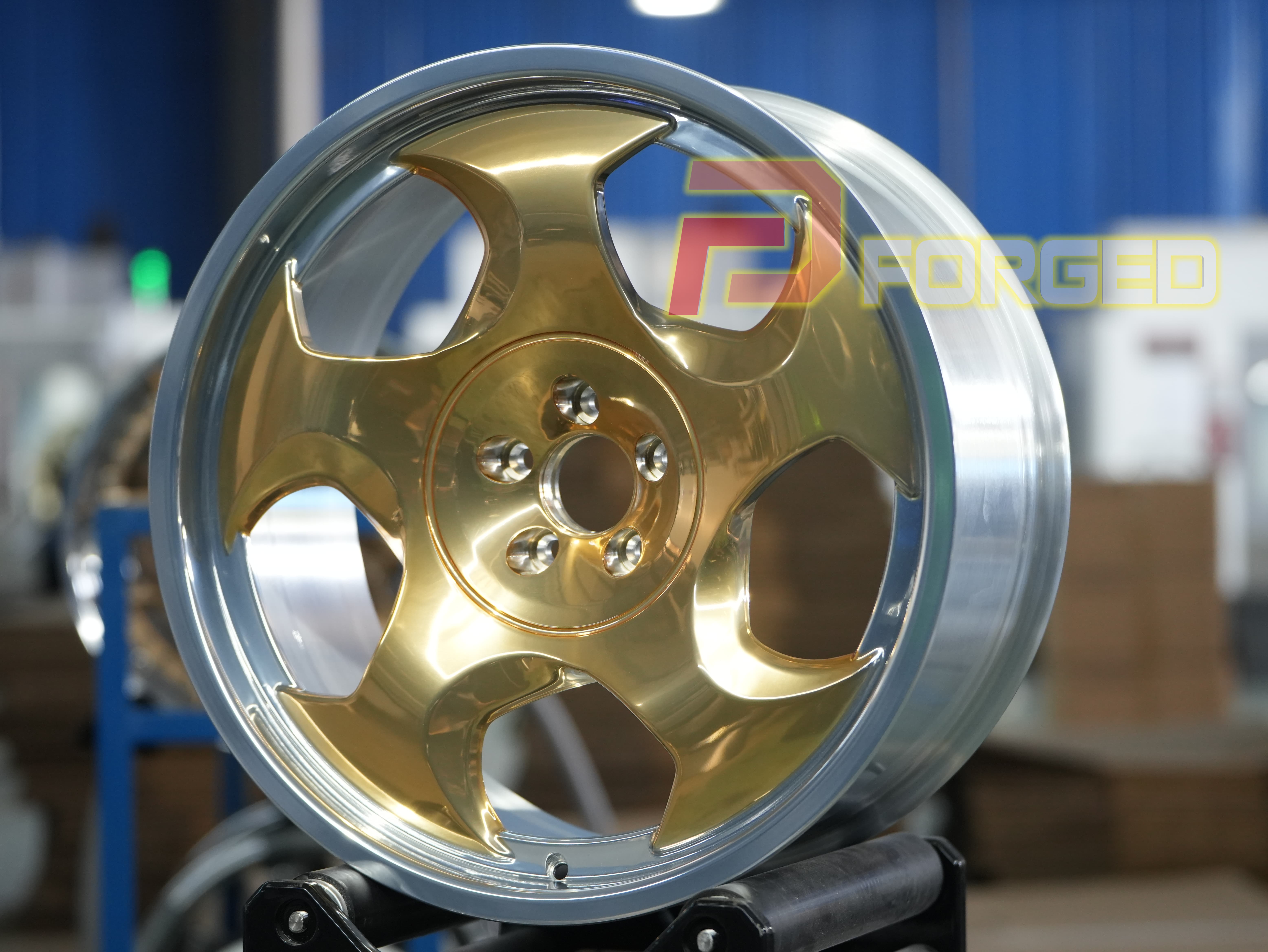 18x10 forged wheels
