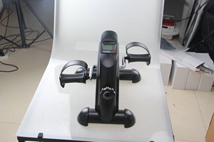 Mini vélo d'exercice à résistance réglable, pédalier d'exercice, rééducation, thérapie physique, entraîneur pour les bras et les jambes avec écran LCD - Product Image 6