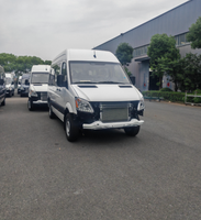 Minibus 18 places, moteur diesel turbo de 3 litres avec chauffage au gaz pour transport sur route froide en montagne - Distributeur
