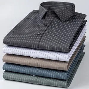 Camicia da <span class=keywords><strong>uomo</strong></span> <span class=keywords><strong>Slim</strong></span> <span class=keywords><strong>Fit</strong></span> a maniche lunghe a righe Casual da ufficio elasticizzata senza rughe in filato traspirante Anti-Pilling tinto per la primavera - Product Image 1