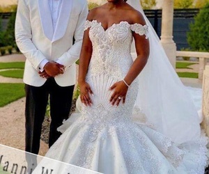 Robe de mariée S1250Q en promotion, sexy, perlée, de luxe, tendance, avec traîne détachable en queue de poisson - Product Image 2
