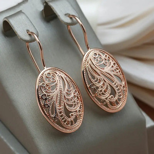 Boucles d'oreilles géométriques creuses sculptées pour femmes, bijoux élégants, délicats et polyvalents - Product Image 3